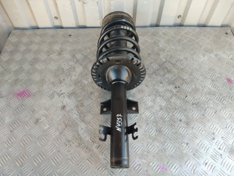 Стойка подвески VOLKSWAGEN MULTIVAN 7E5413031C T5, передняя правая