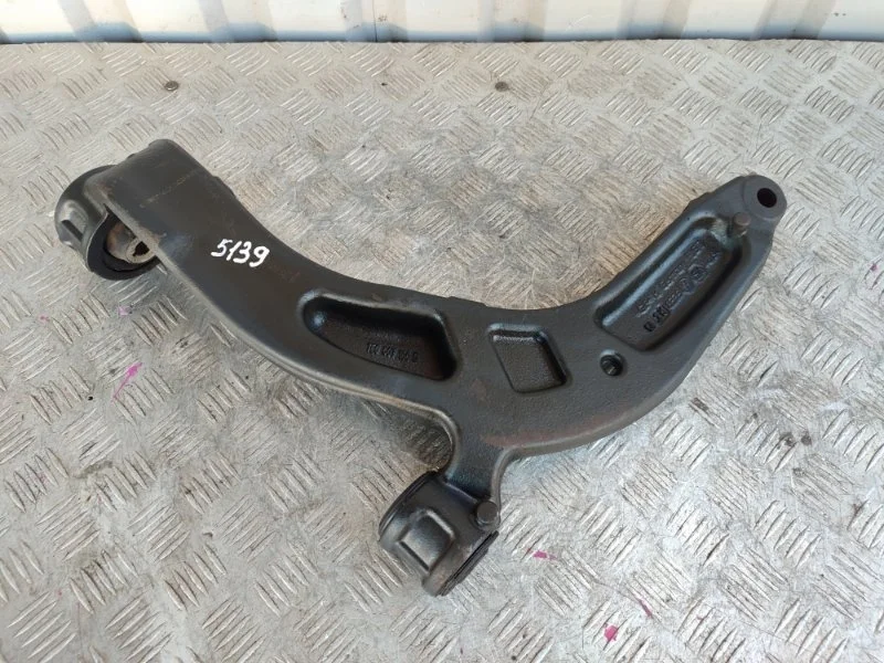 Рычаг подвески нижний VOLKSWAGEN MULTIVAN 7E0407166B T5, передний правый