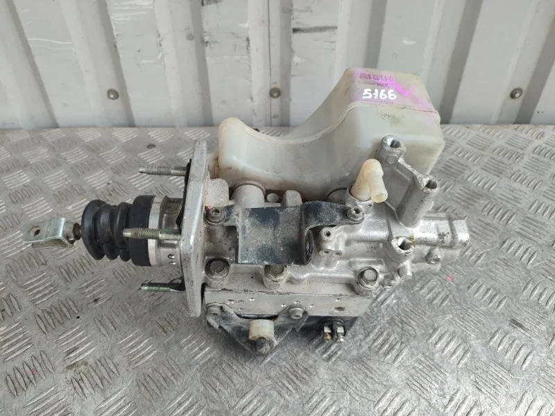 Главный тормозной цилиндр Mitsubishi Pajero MR569728 4