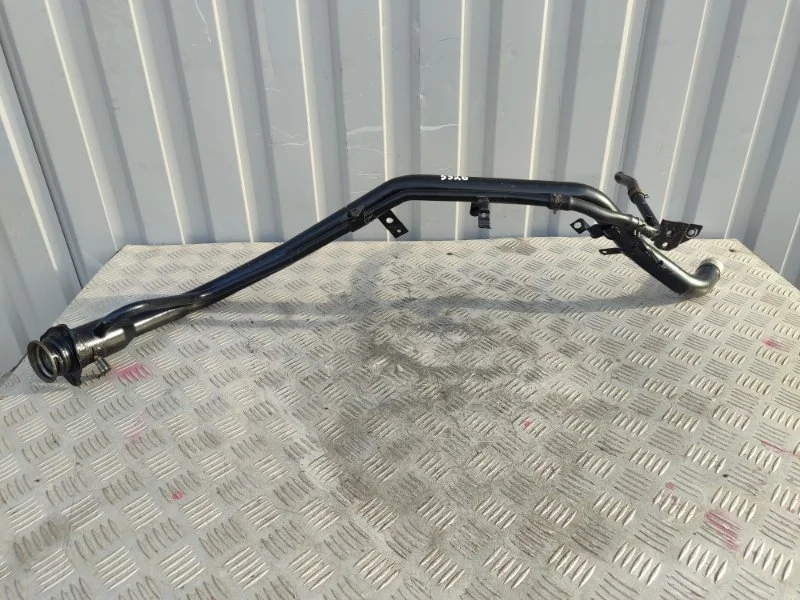 Горловина топливного бака Mitsubishi Pajero MR959776 4