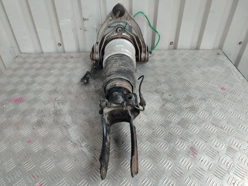 Стойка подвески Audi Q7 7L8616040 4L, передняя правая