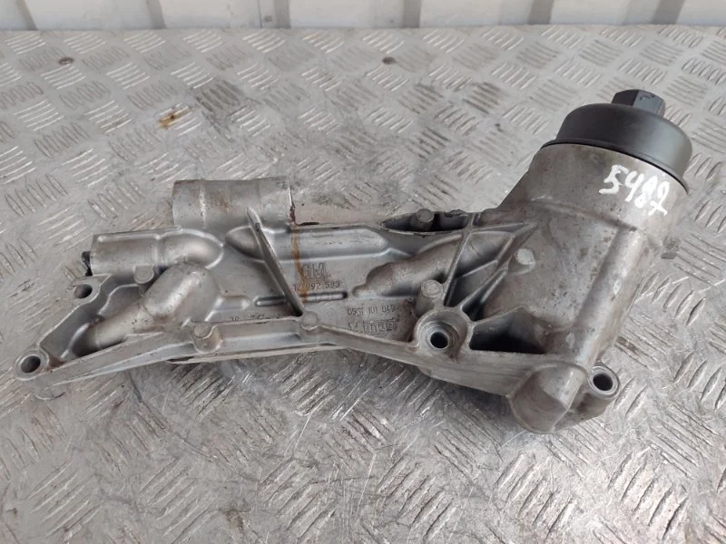Корпус масляного фильтра Chevrolet Cruze 93185674 J300 F18D4