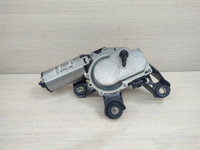 Моторчик стеклоочистителя VOLKSWAGEN MULTIVAN 2015 7E0955711B T5 CAAB