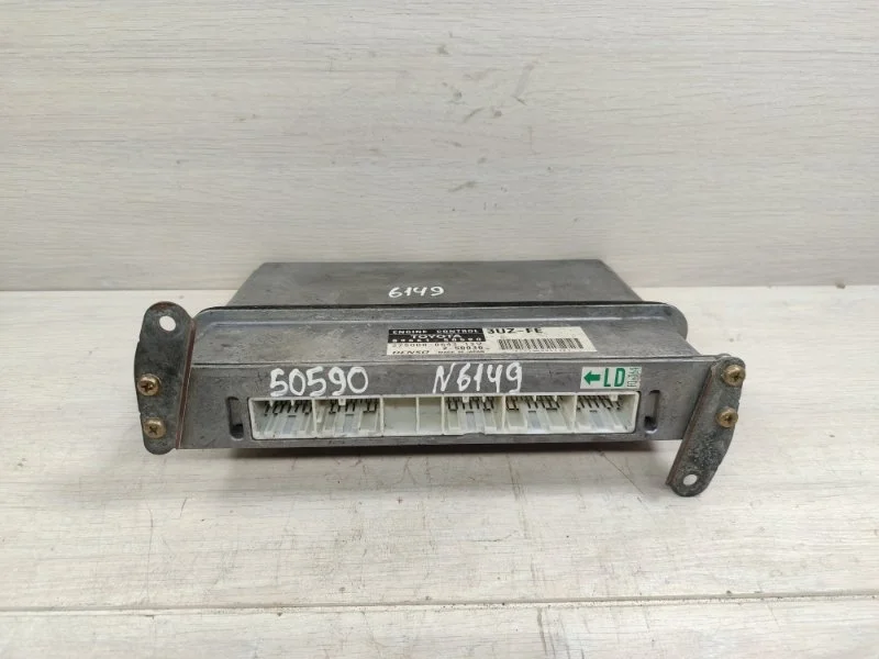 Блок управления двигателем Toyota Celsior 8966150590 UCF31 3UZ-FE