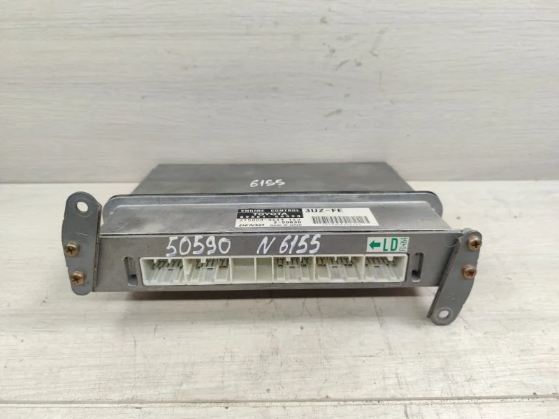 Блок управления двигателем Toyota Celsior 8966150590 UCF31 3UZ-FE
