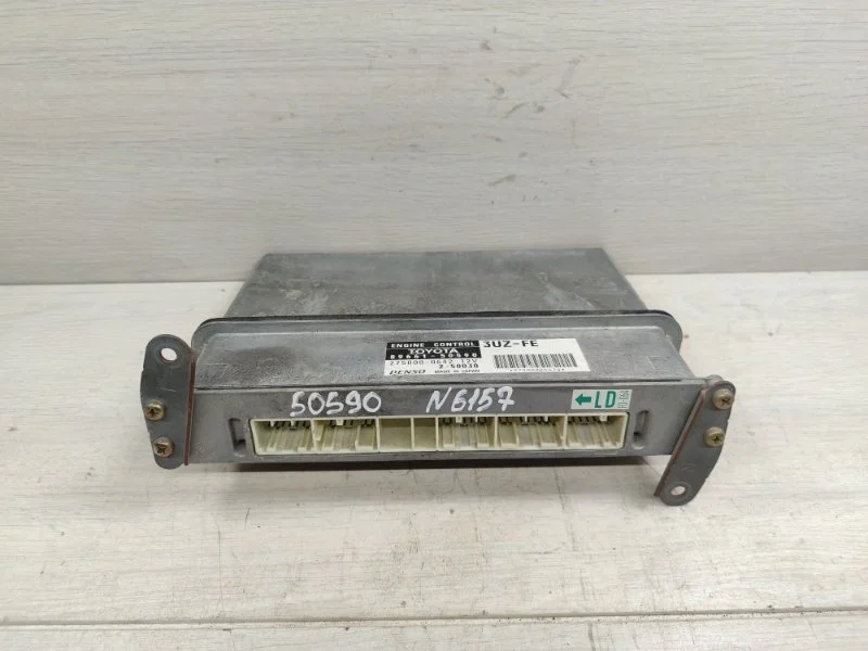 Блок управления двигателем Toyota Celsior 8966150590 UCF31 3UZ-FE