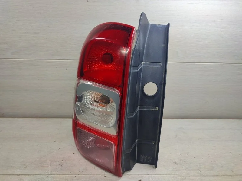 Фонарь RENAULT DUSTER 265551793R, задний левый