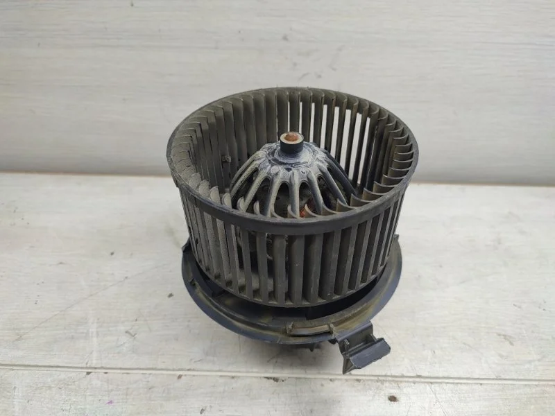 Мотор печки Renault Duster 272106020R 1 HSM