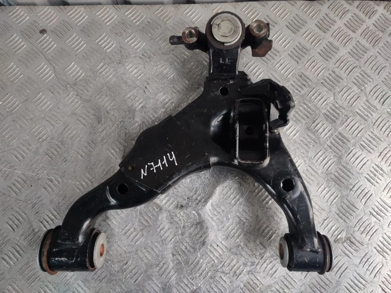 Рычаг подвески Toyota Prado 4806860040 150, левый