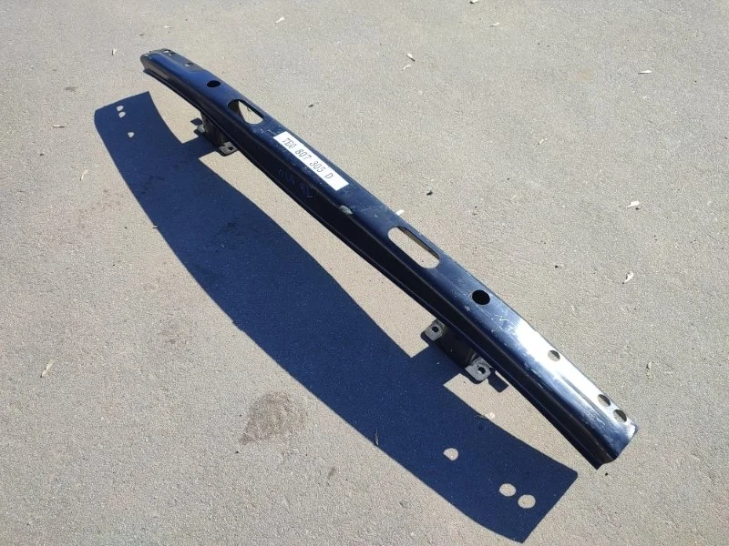 Усилитель бампера VOLKSWAGEN MULTIVAN 7E0807305D T5, передний