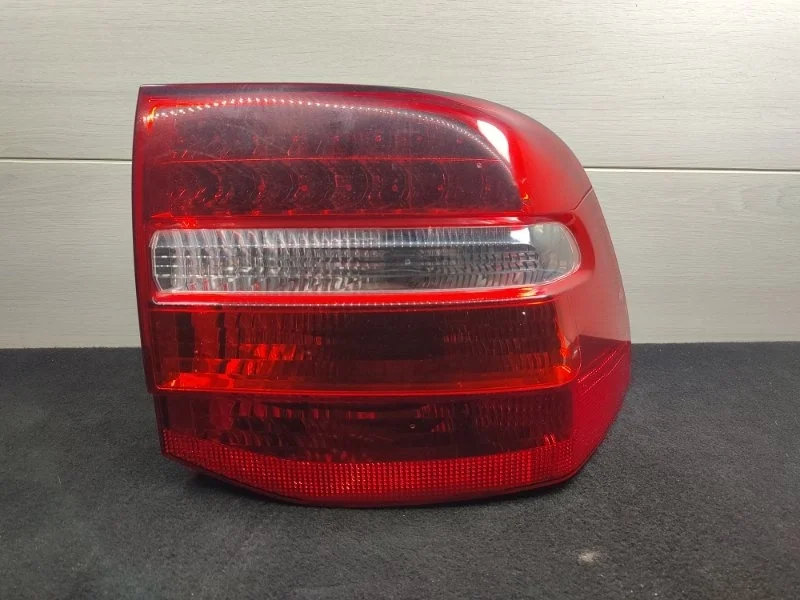 Фонарь PORSCHE CAYENNE 2009 7L5945208B 957, задний правый