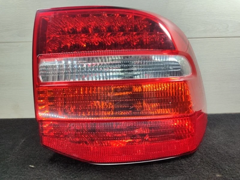 Фонарь PORSCHE CAYENNE 2009 7L5945208B 957, задний правый