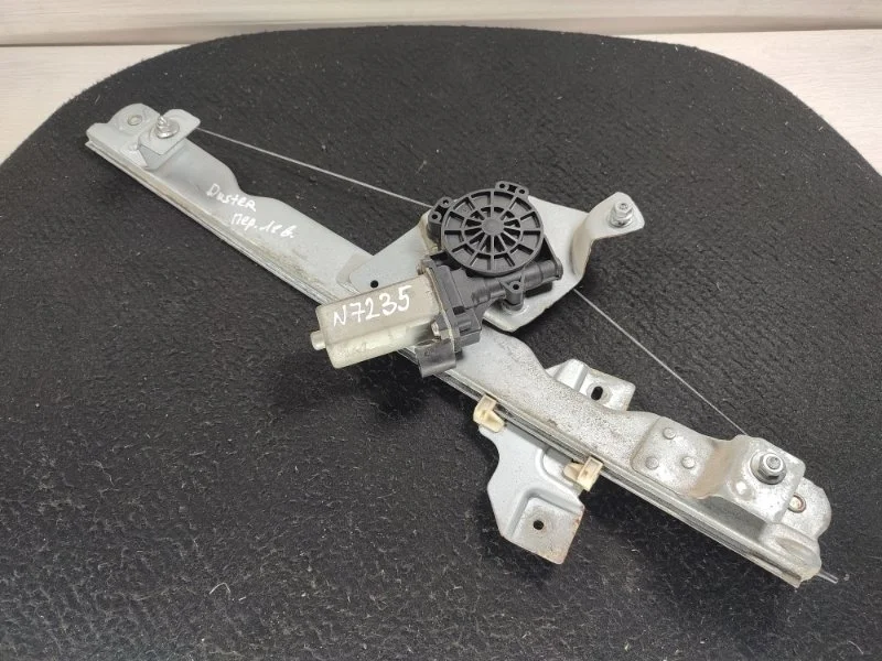 Моторчик стеклоочистителя RENAULT DUSTER 807210685R, передний левый