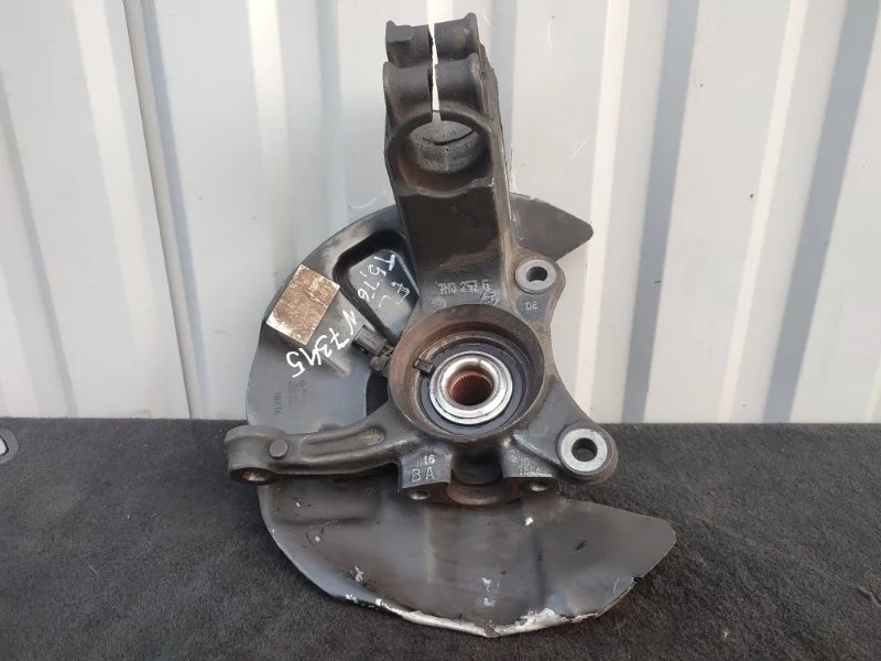 Кулак в сборе VOLKSWAGEN MULTIVAN 7H0407257G T5, левый