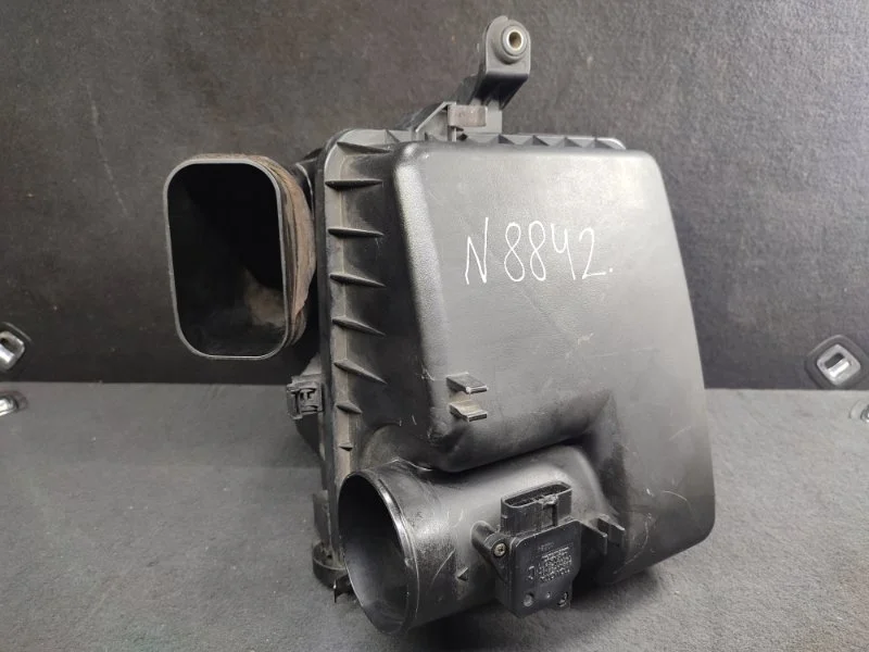 Корпус воздушного фильтра Toyota Celsior 1770050220 UCF31 3UZ-FE