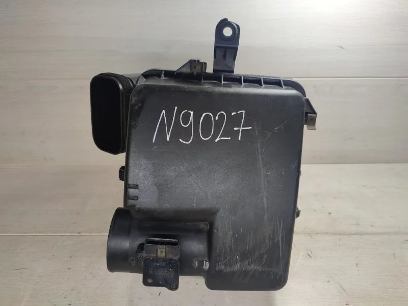 Корпус воздушного фильтра Toyota Celsior 1770050220 UCF31 3UZ-FE