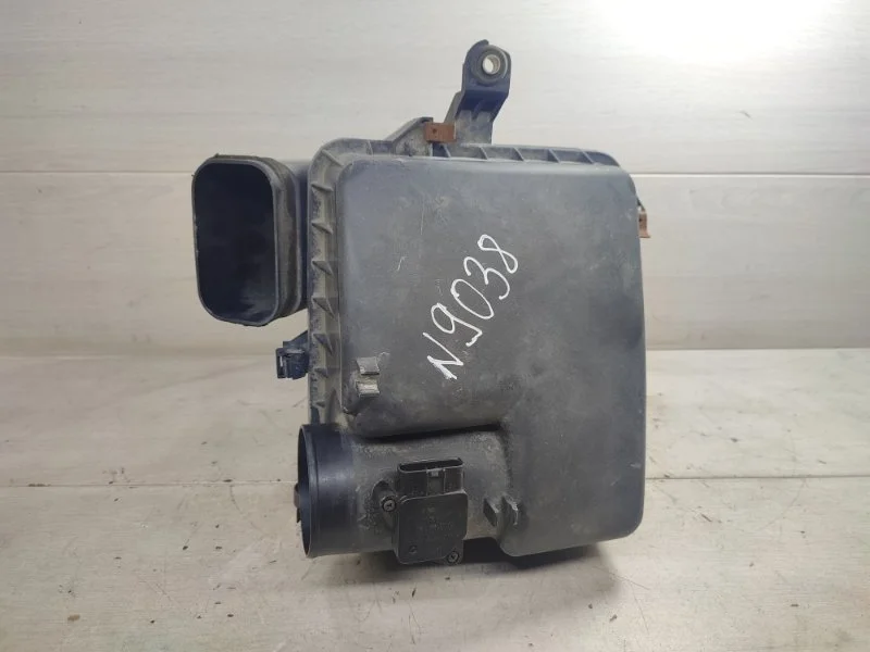 Корпус воздушного фильтра Toyota Celsior 1770050220 UCF31 3UZ-FE