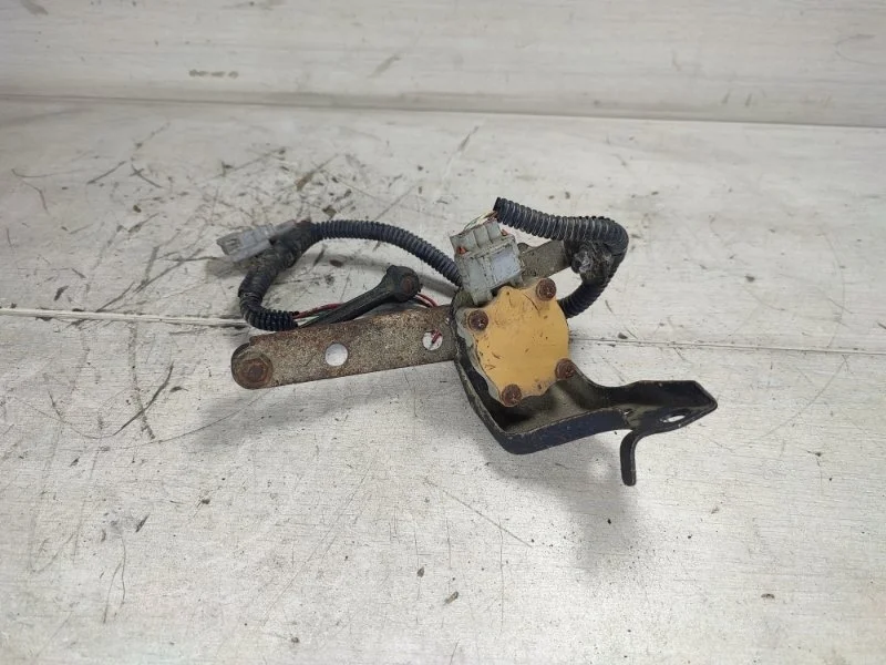 Датчик положения кузова TOYOTA LAND CRUISER 8940760010 UZJ100, задний