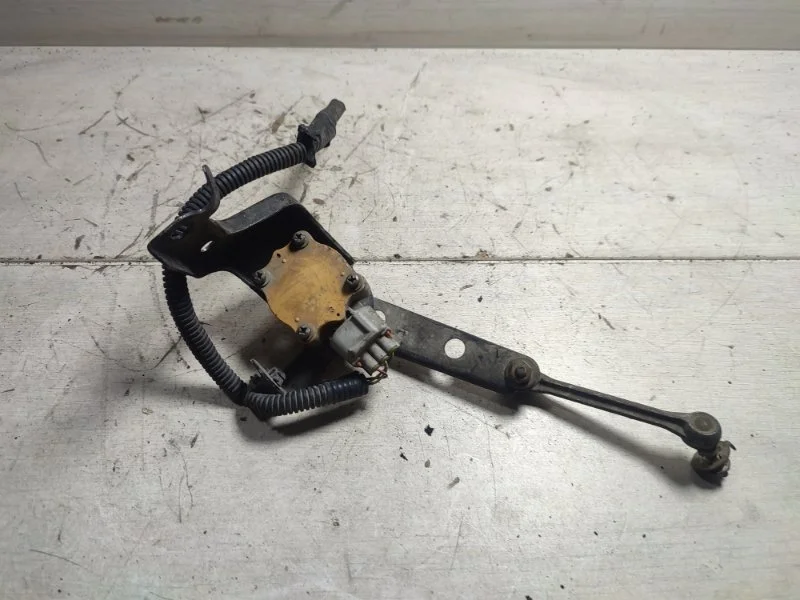 Датчик положения кузова TOYOTA LAND CRUISER 8940760010 100, задний