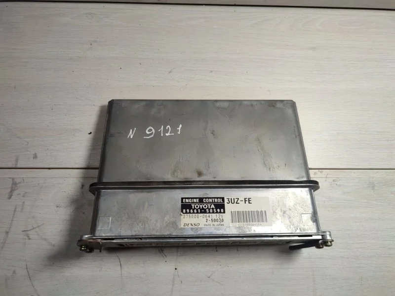 Блок управления двигателем Toyota Celsior 8966150590 UCF31 3UZ-FE