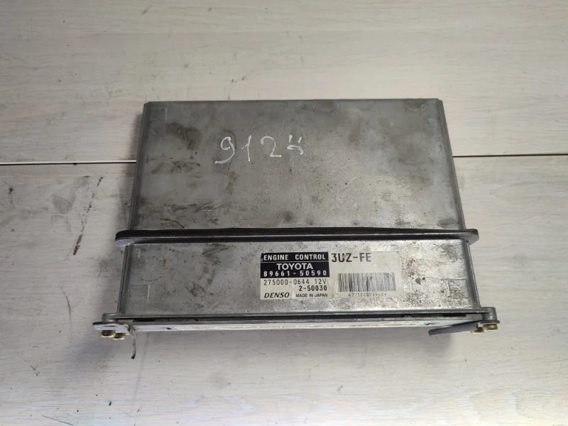 Блок управления двигателем Toyota Celsior 8966150590 UCF31 3UZ-FE