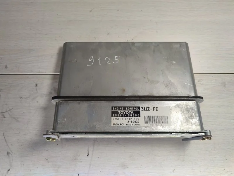 Блок управления двигателем Toyota Celsior 8966150590 UCF31 3UZ-FE