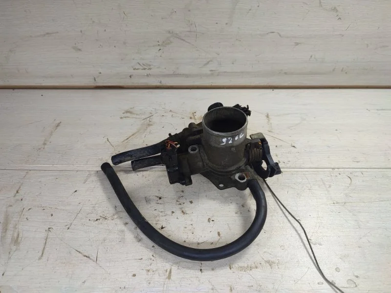 Дроссельная заслонка Toyota COROLLA 2002 2221021010 E12 1NZ-FE