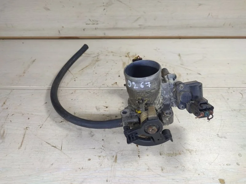 Дроссельная заслонка Toyota COROLLA 2002 2221021010 E12 1NZ-FE