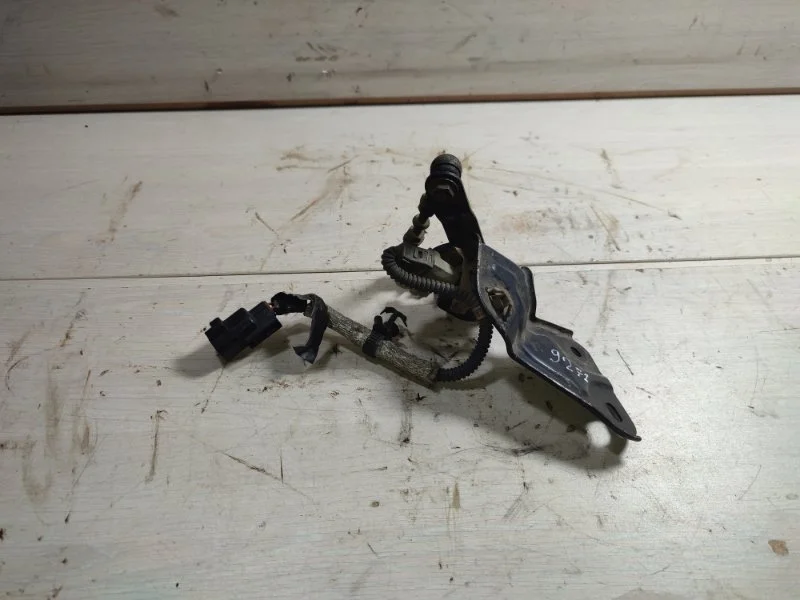 Датчик положения кузова Toyota Prado 8940760040 150, задний правый