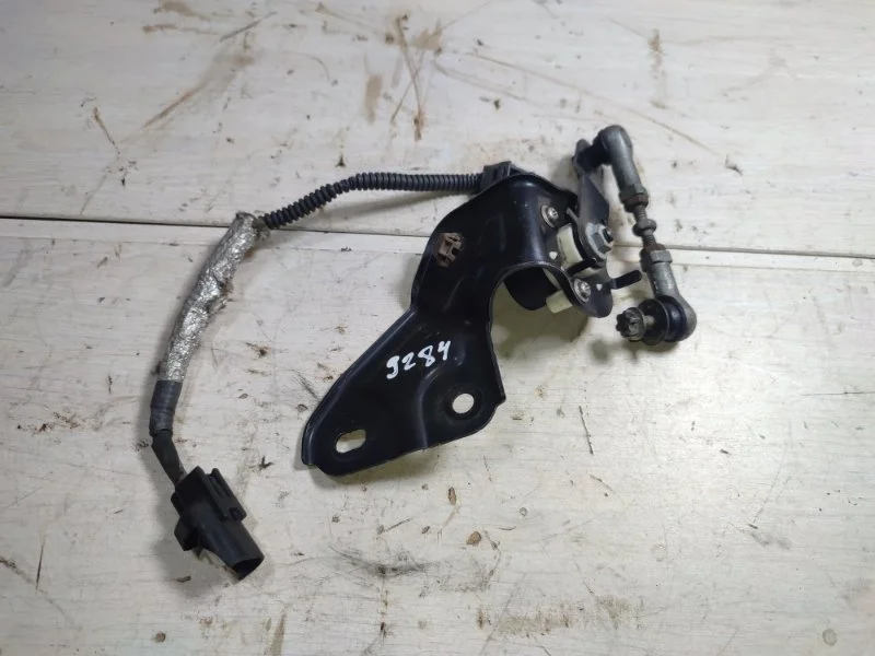 Датчик положения кузова Toyota Prado 8940760040 150, задний правый