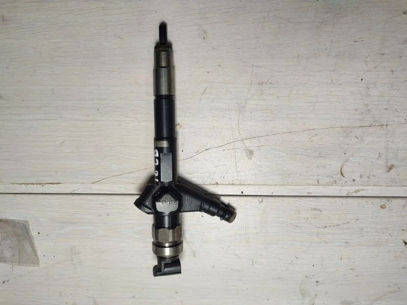 Форсунка топливная NISSAN PATHFINDER 16600EC00A R51 YD25