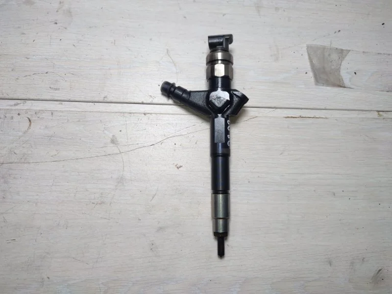 Форсунка топливная NISSAN PATHFINDER 16600EC00A R51 YD25