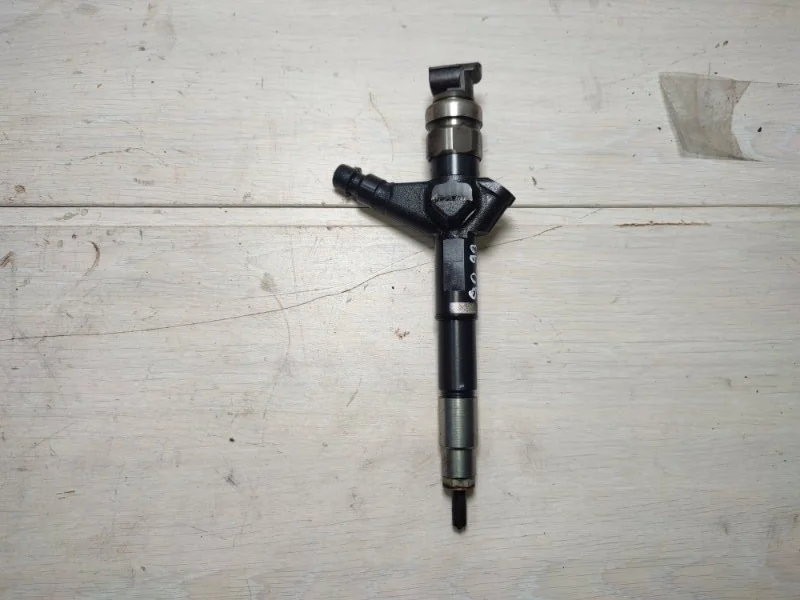 Форсунка топливная NISSAN PATHFINDER 16600EC00A R51 YD25