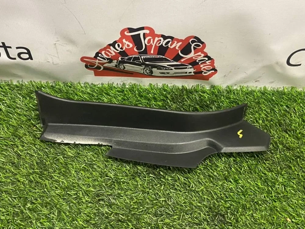 Декоративная накладка багажника Lexus IS250 2006 6443953010 GSE20, правая