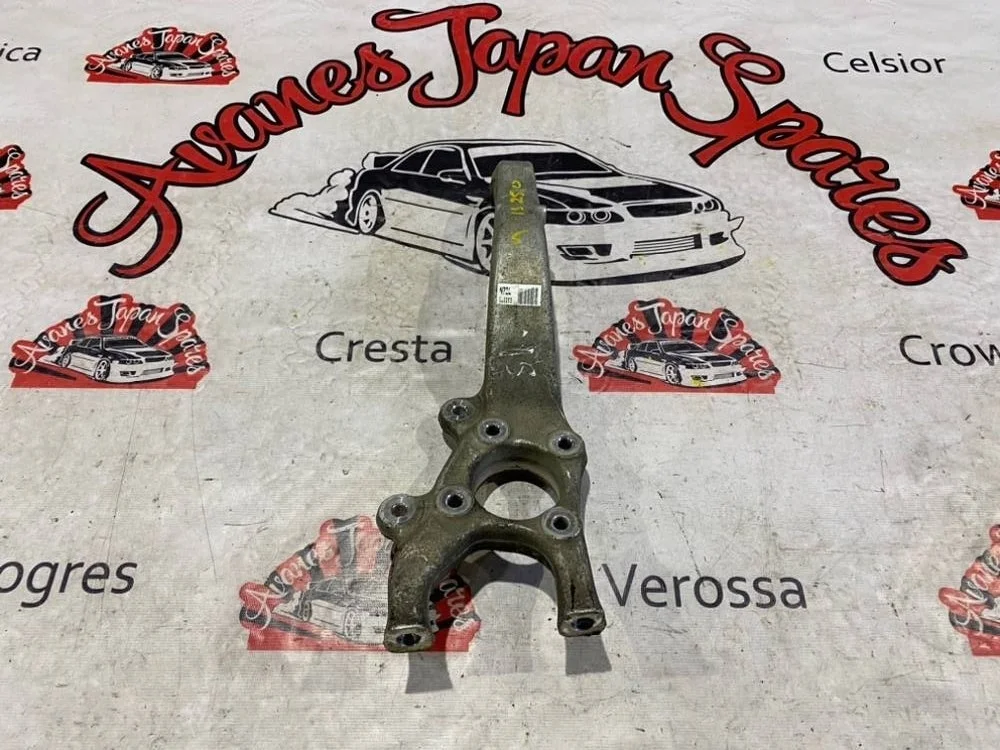 Кулак поворотный Lexus IS250 2007 4320253010 GSE20, передний левый