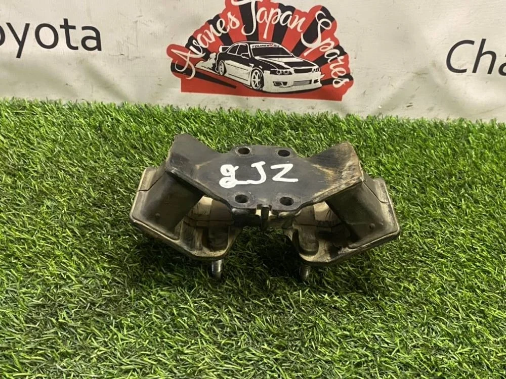 Подушка АКПП Lexus Is300 2001 1237146160 JCE10