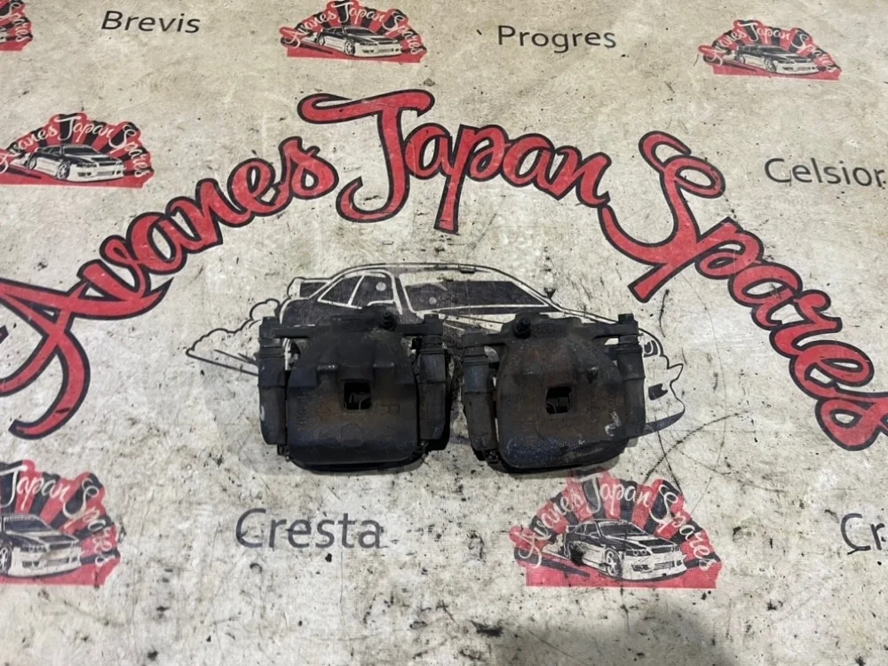 Суппорта передние Toyota Chaser 1997 4775030340 GX100 1G-FE