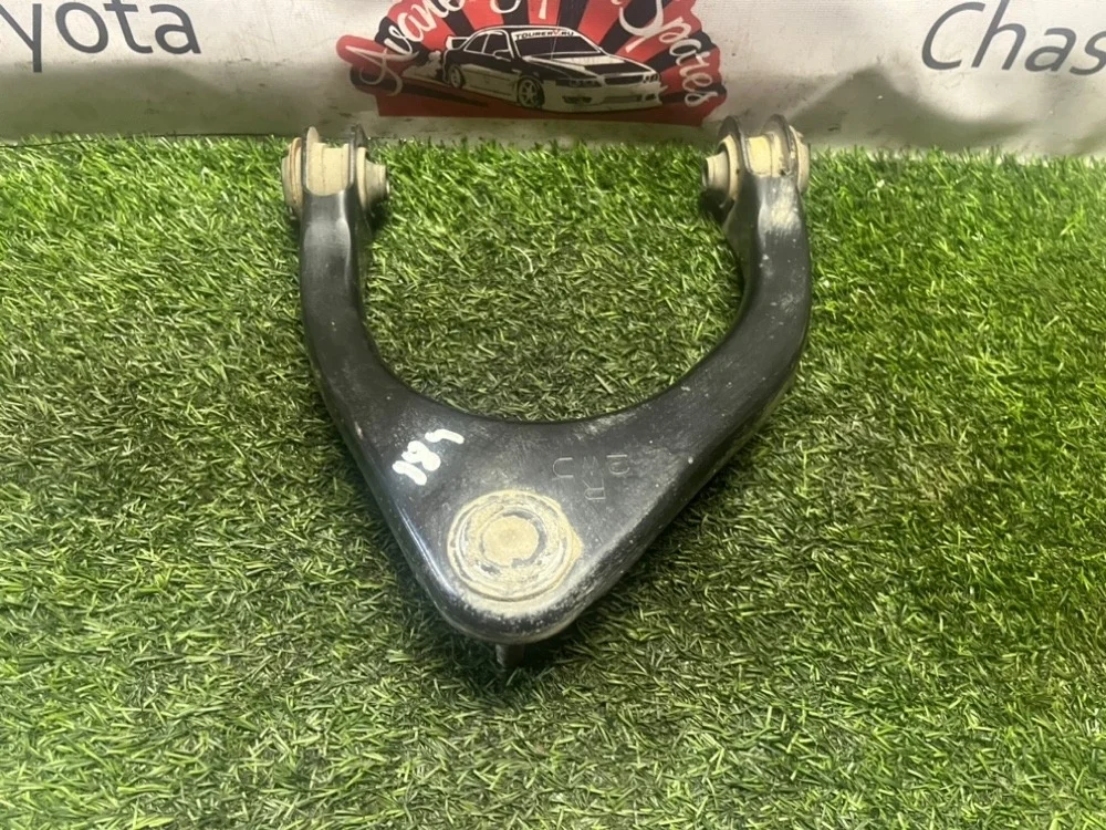 Рычаг верхний Toyota Crown 2007 4861039125 GRS184, передний правый