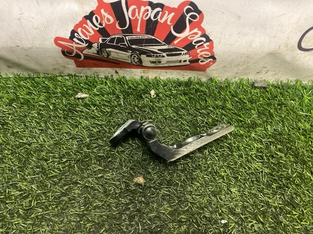 Петля двери Toyota Crown 2006 6871030190 GRS184 2GR-FSE, передняя правая