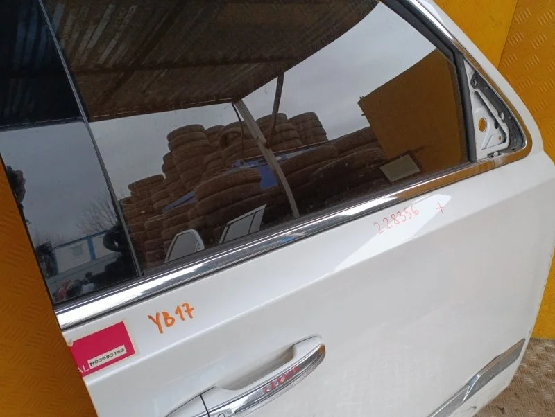 Молдинг стекла двери передней правой наружный Cadillac Escalade (2014-2021) 2016 84291968 6.2 I L86