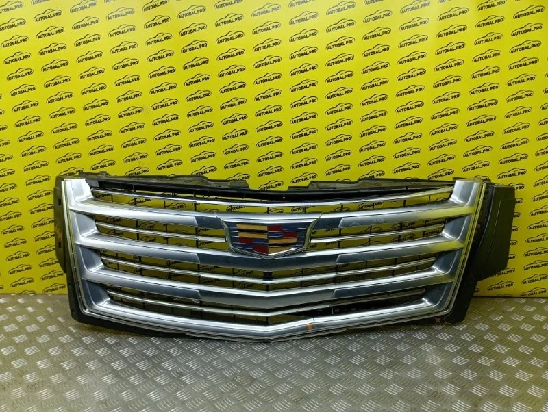 Решетка радиатора Cadillac Escalade (2014-2021) 2016 23329114 6.2 I L86