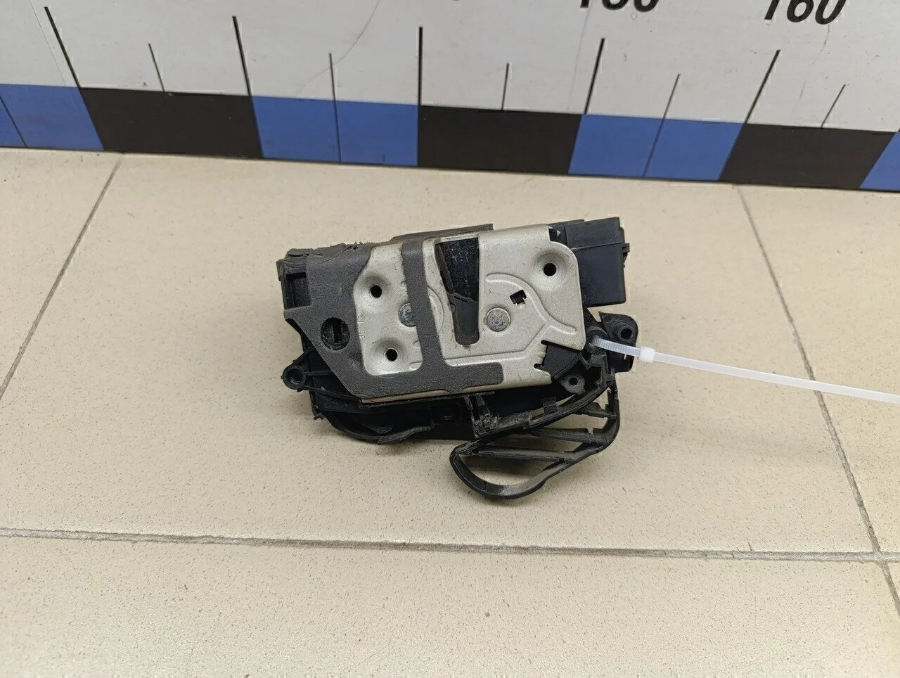 Замок двери передней левой Focus III 2011>