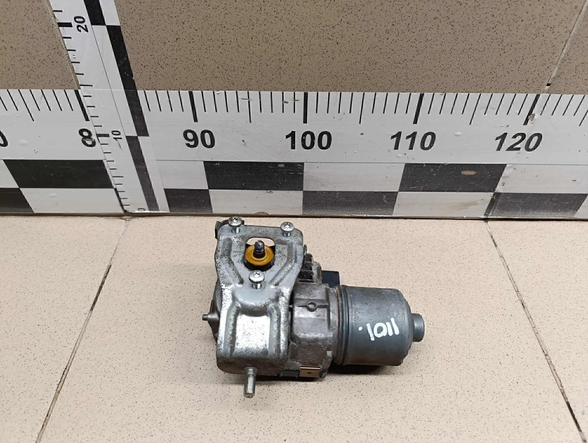 Моторчик стеклоочистителя передний Jetta 2006-2011