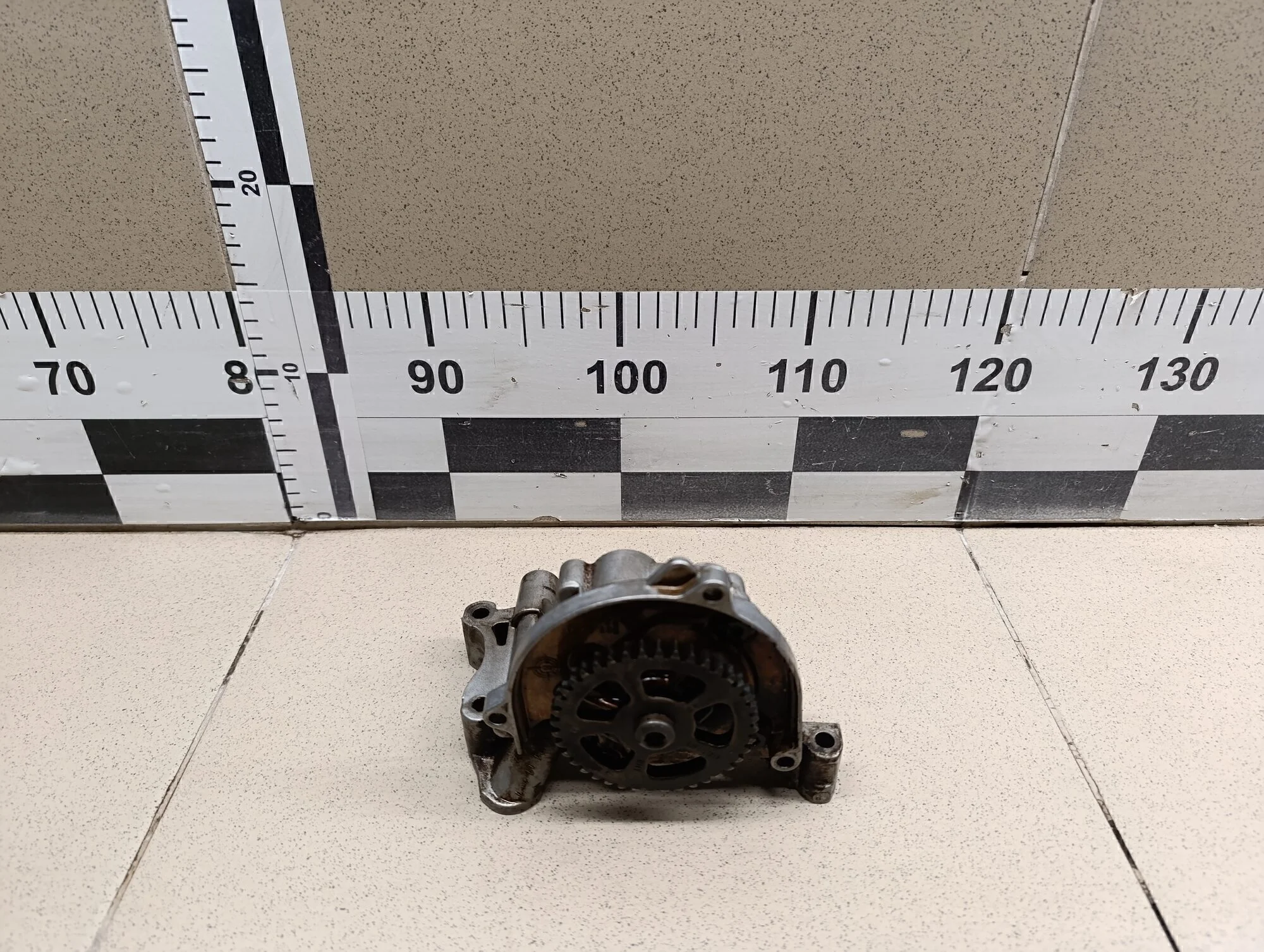 Насос масляный Golf VI 2009-2012