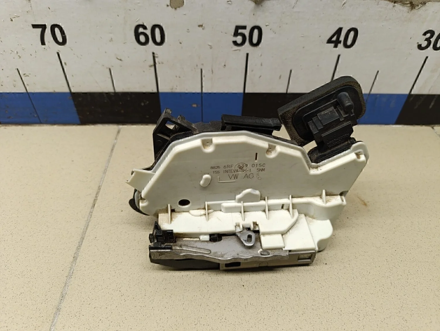 Замок двери задней левой Polo (Sed RUS) 2011>