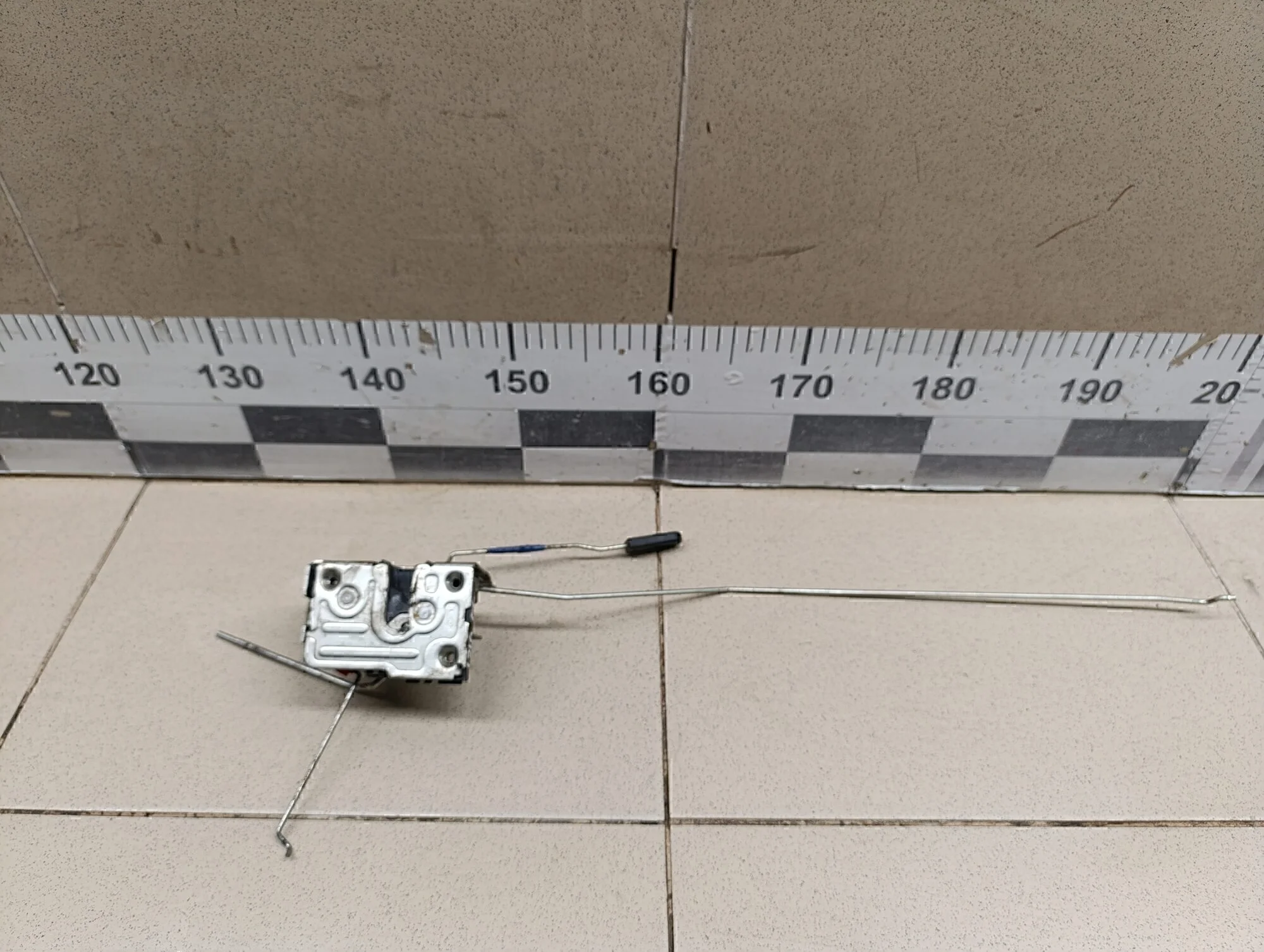 Замок двери передней левой Logan 2005-2014