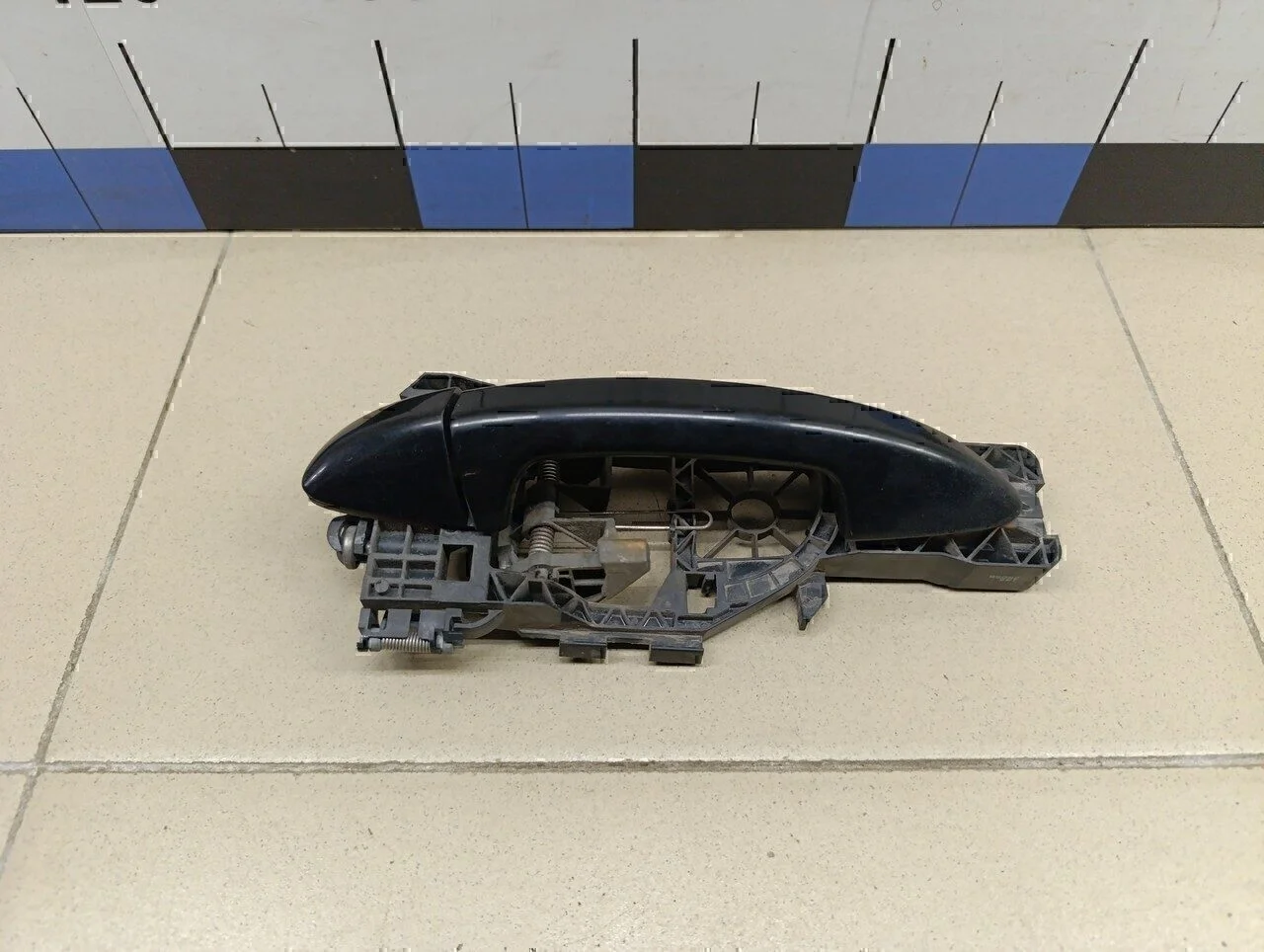 Ручка двери задней наружная левая Passat [B6] 2005-2010