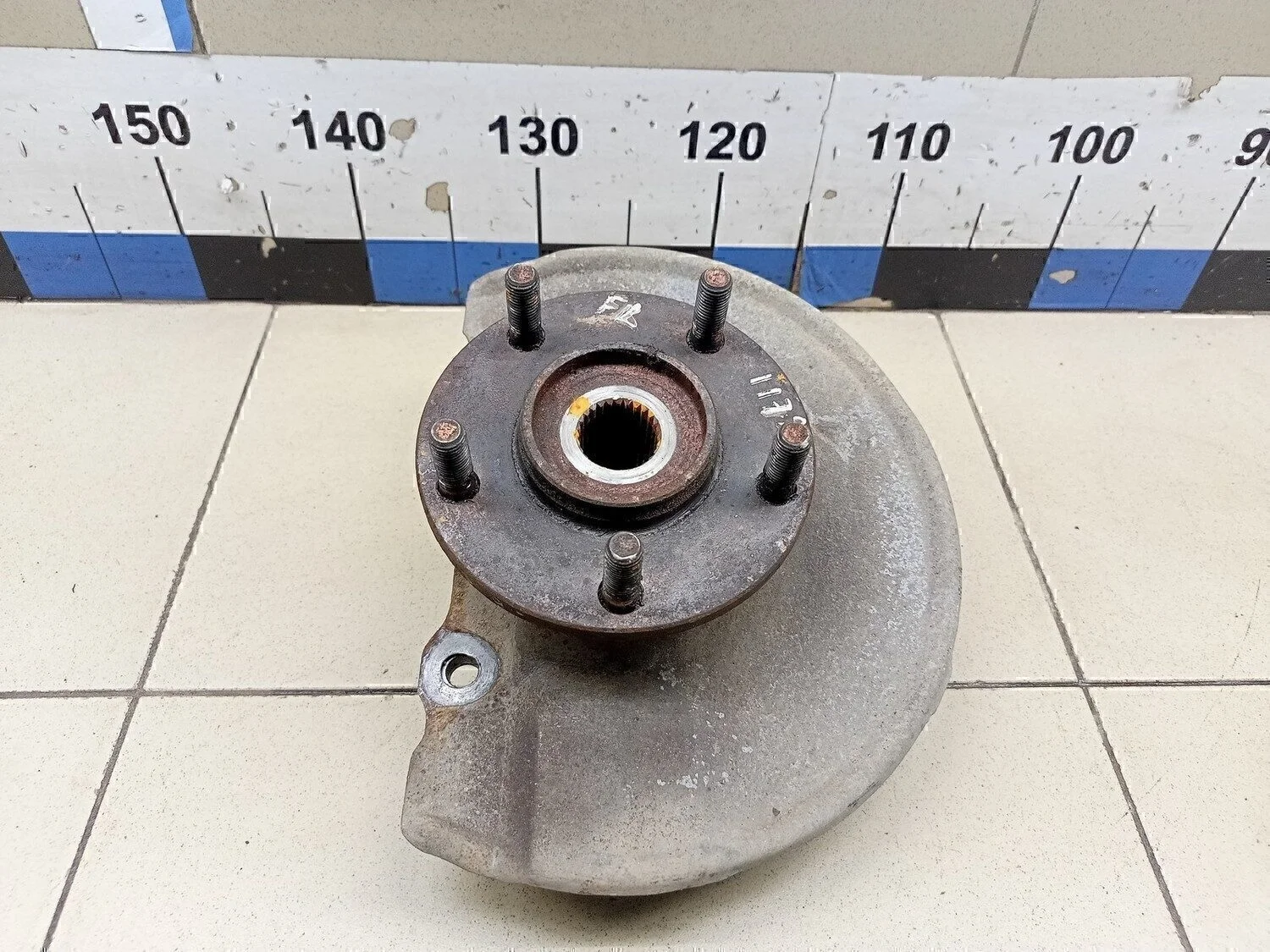 Кулак поворотный передний левый ASX 2010-2016