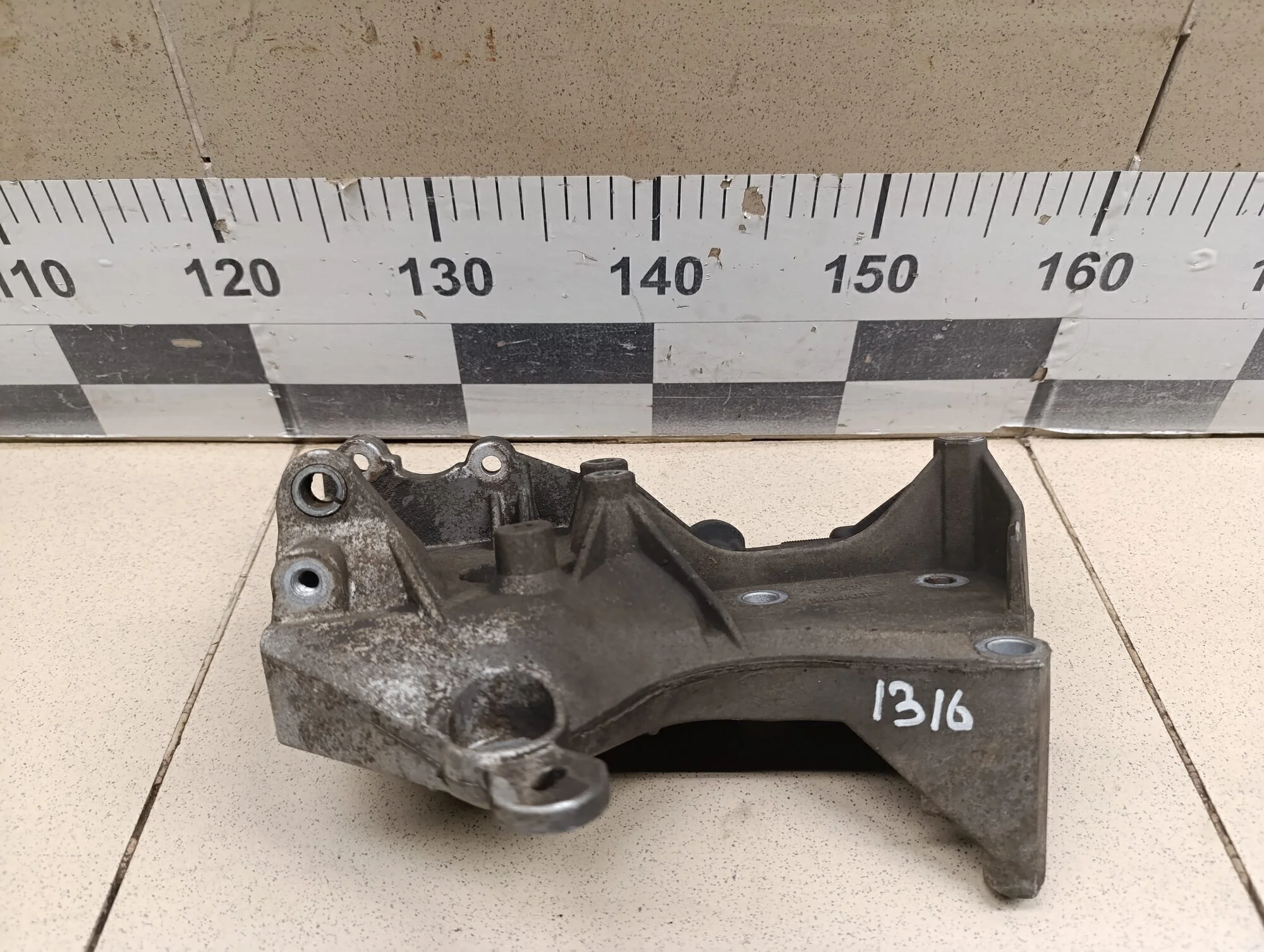 Кронштейн гидроусилителя Logan 2005-2014