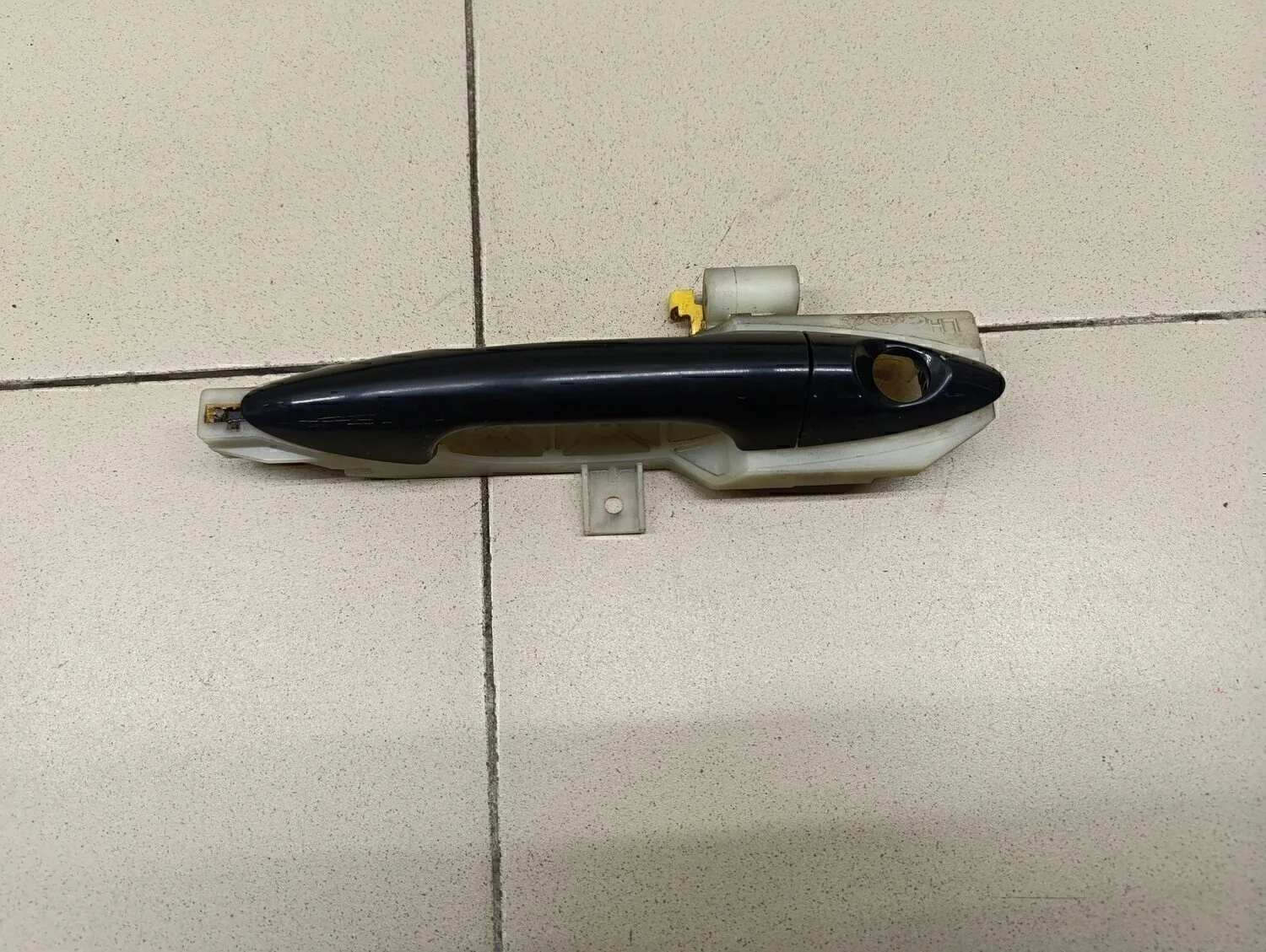 Ручка двери передней наружная левая RIO 2011-2017